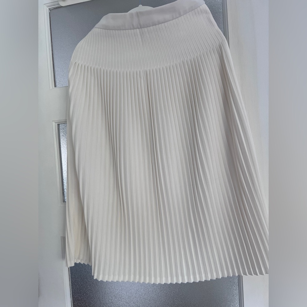 Chic Cream Pleated Midi Dress